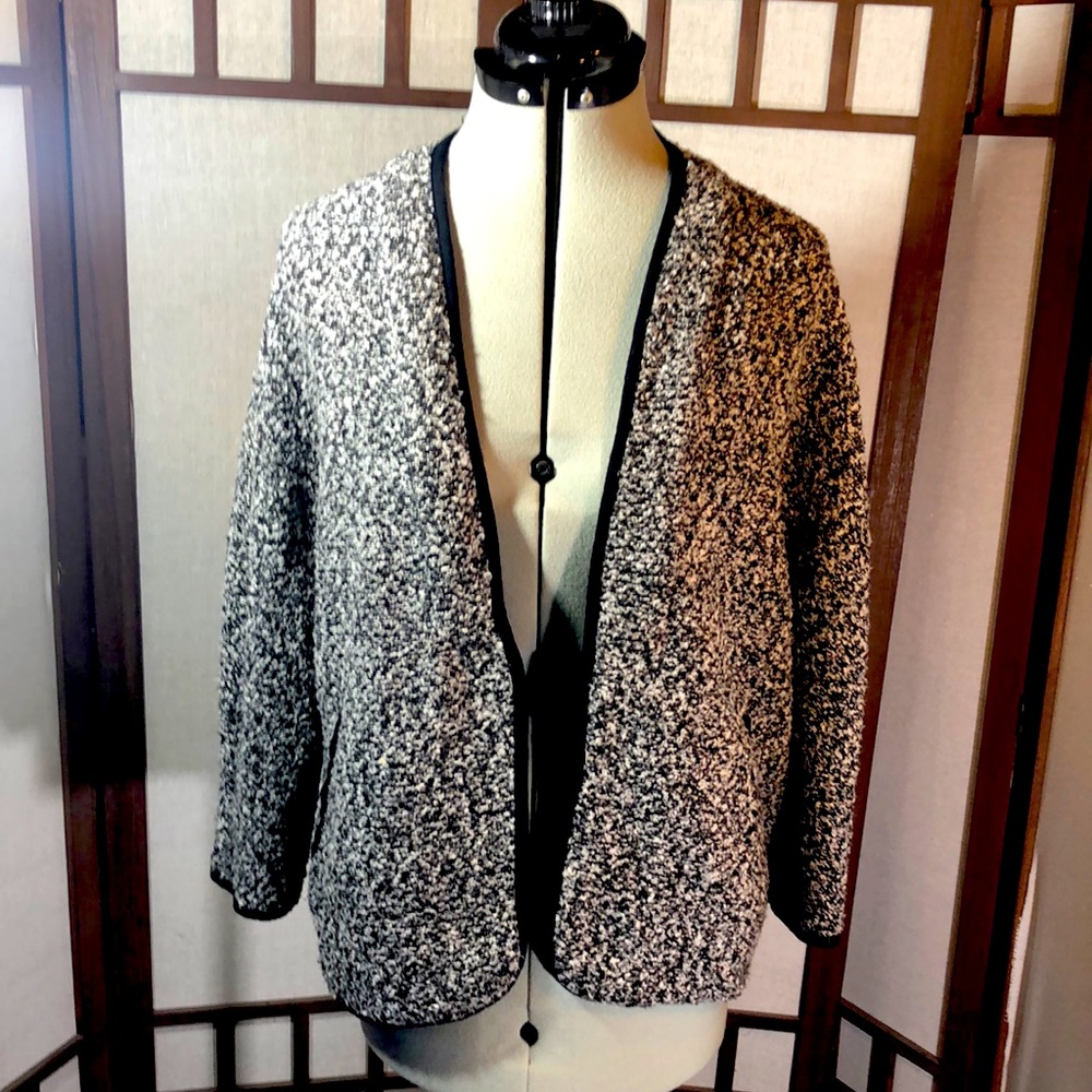 Forever 21 open Boucle cardigan/ M/ fuzzy black and white/ black trim/pockets